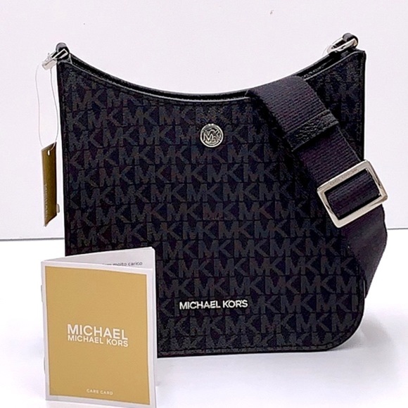 MICHAEL KORS
Briley Small Logo Messenger Bag BLACK SIGNATURE COLOR - Picture 2 of 15